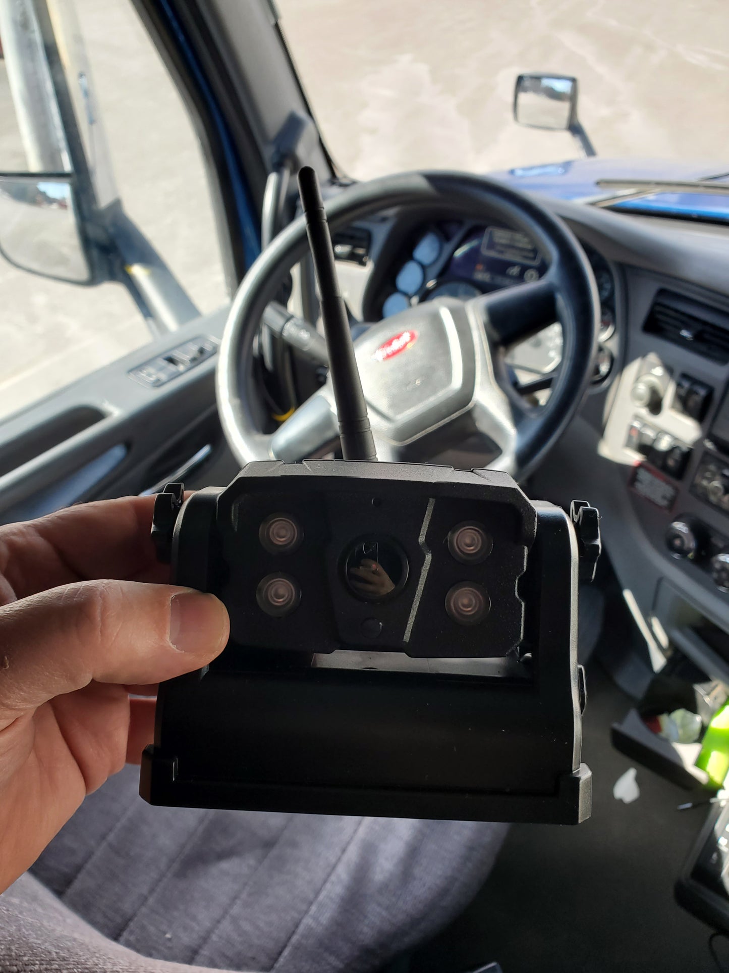 TruVision Complete Wireless Semi-Truck Monitor and 2 Camera System